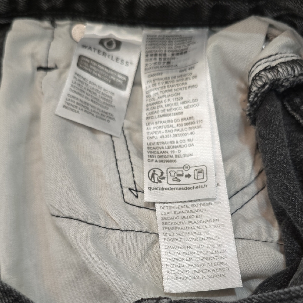 Levi’s 501 Black Denim Cutoff Shorts | High Rise | W32 - Picture 5 of 8